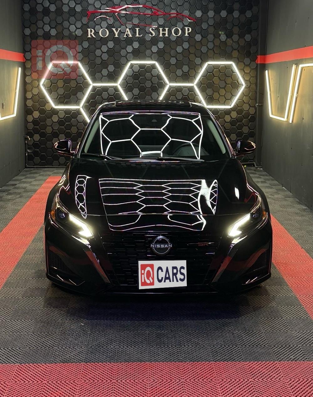 نيسان ألتيما